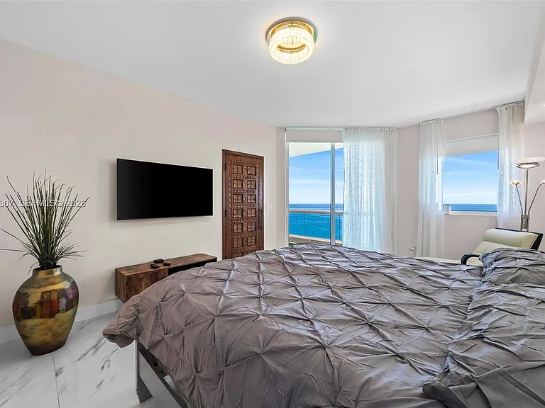 17875 Collins Ave #4102 — Photo 9