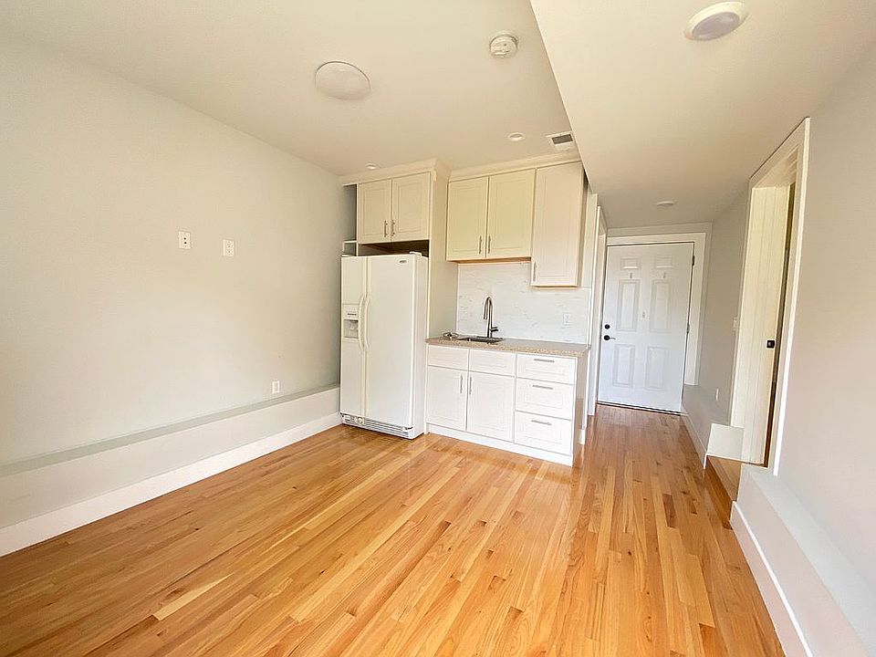 1st image of 1935 42nd Ave