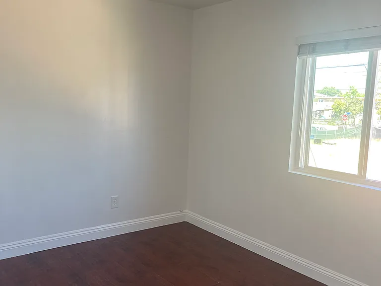 6856 Agnes Ave #5 — Photo 9