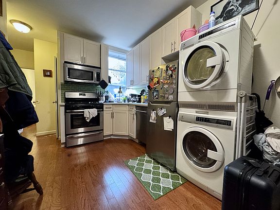 2nd image of 429 Lincoln Pl APT C3