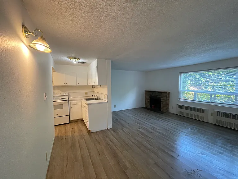 5410 Ivanhoe Pl NE #1 — Photo 4