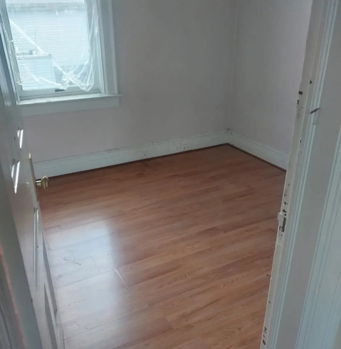 3 bed, 1000 sqft, $1,200 — Photo 3