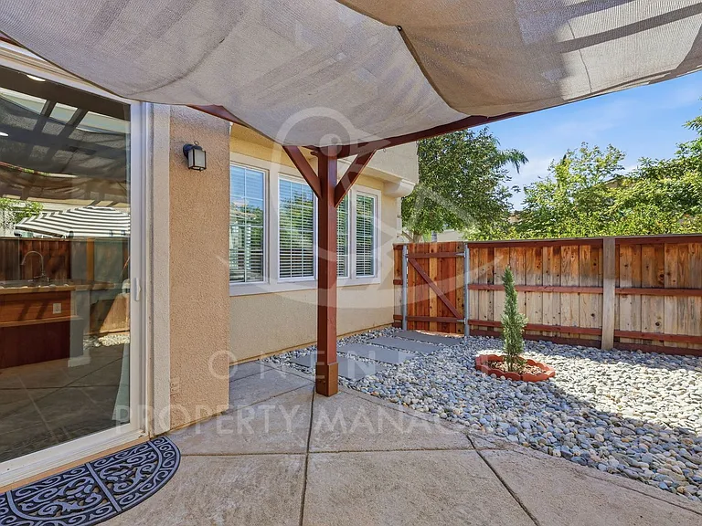 1070 Sierra View Cir #3 — Photo 27