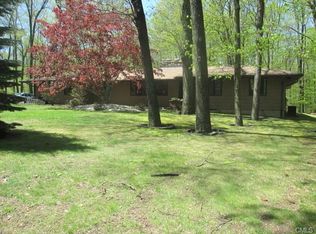 110 Midland Rd, Trumbull, CT 06611