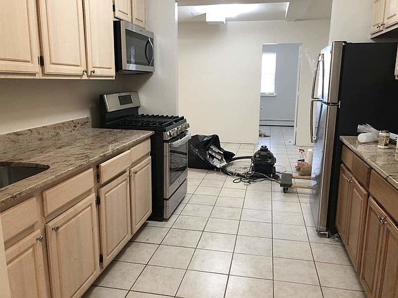 4th image of 11017 Corona Ave APT 1C