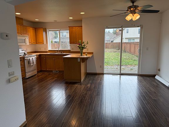 3rd image of 18004 107th St E