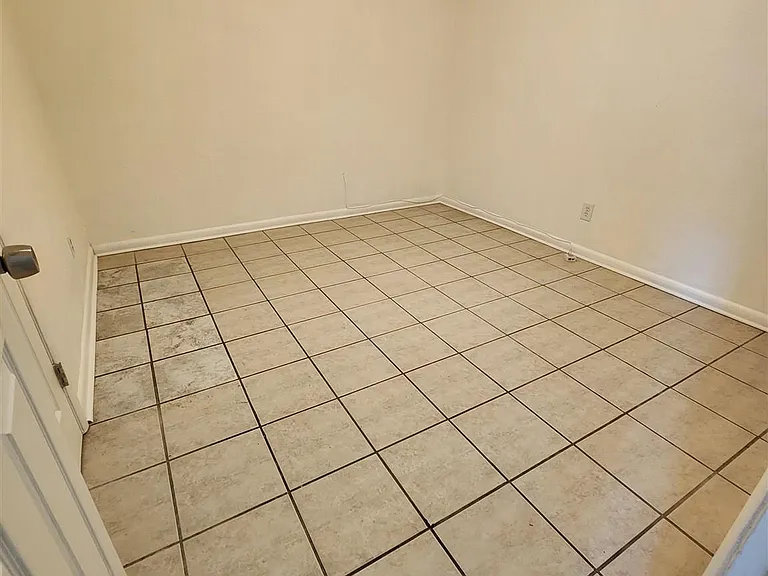 605 Edison Dr — Photo 8