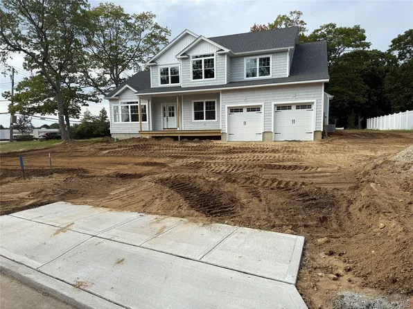 1 lotto Court, Lake Grove, NY 11755