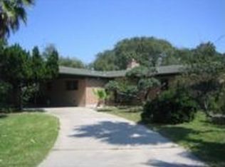 218 S 7th St, Rockport, TX 78382
