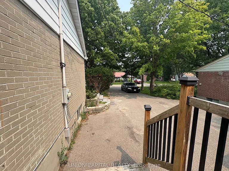 248 James Ave #LOWER — Photo 16