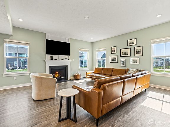 5th image of 2102 Creswell Dr