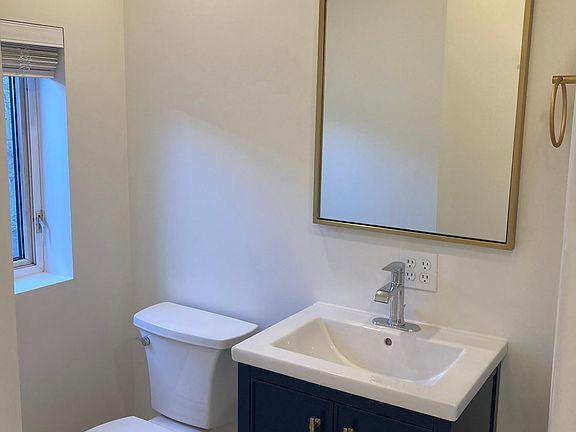 5th image of 2025 N Honore St #2