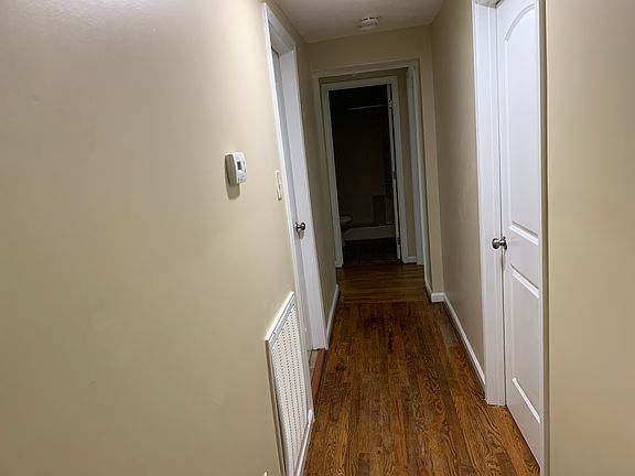 3rd image of 926 W Scott Ave
