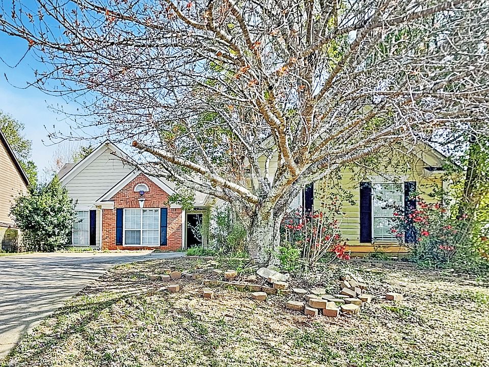 1st image of 2880 Camelot Woods Dr