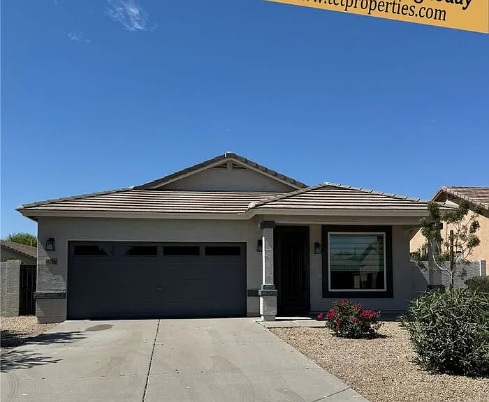 4216 E Oxford Ln — Photo 1