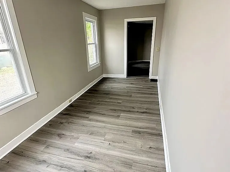 503 Lincoln St — Photo 4
