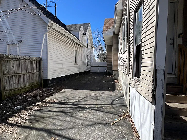 610 N McBride St #SINGLE FAMILY — Photo 17