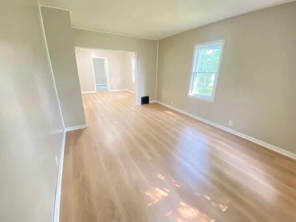 404 3rd St NW, Little Falls, MN 56345
