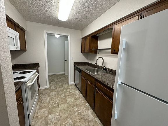 5th image of 4828 Buffalo Dr SE