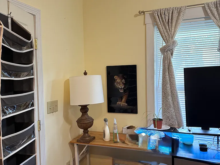 658 School St #3 — Photo 3