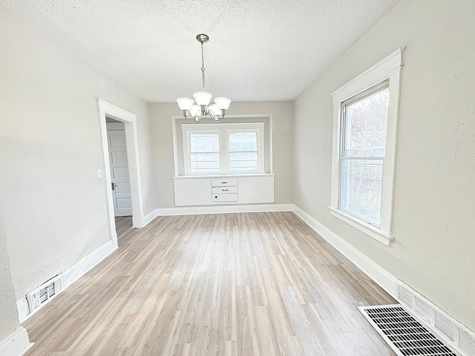 3 bed, 1636 sqft, $1,150 — Photo 3