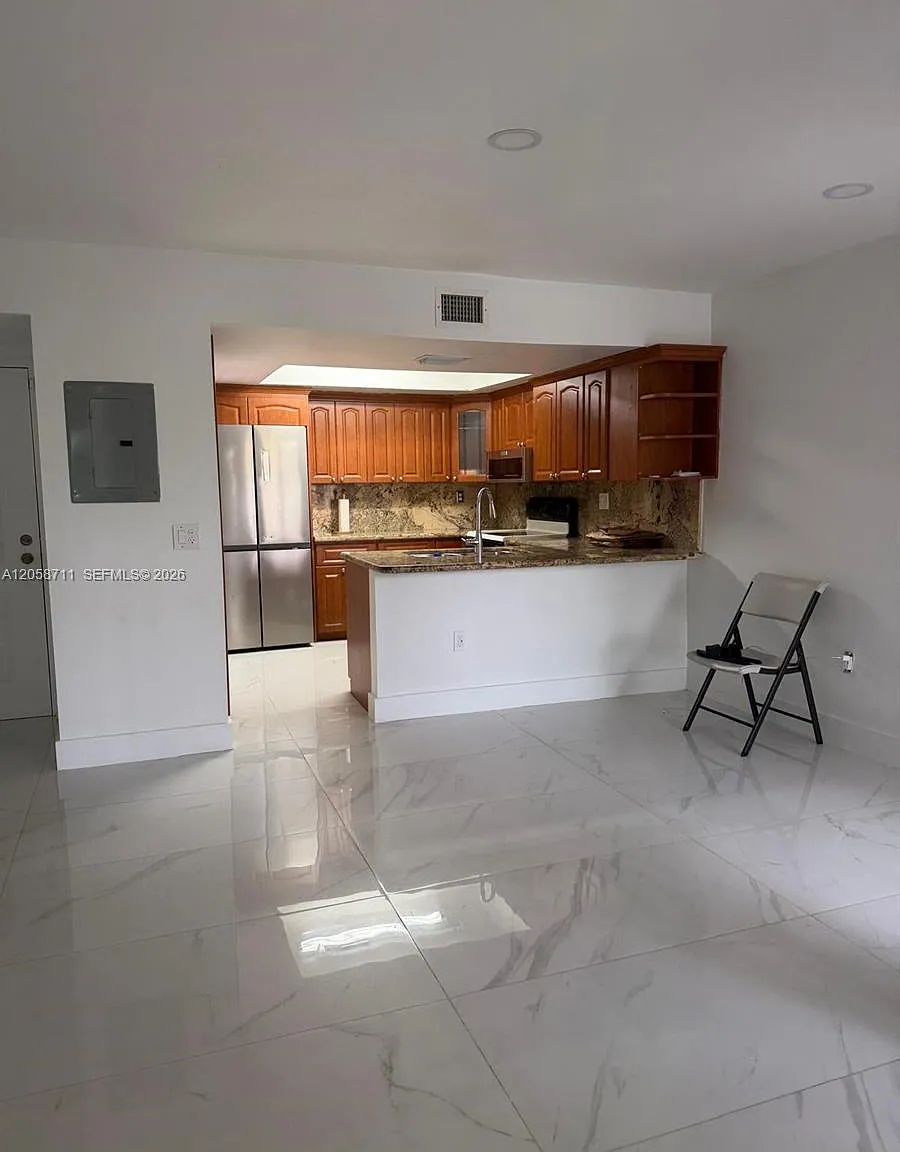 Terranova Condo #10 — Photo 4