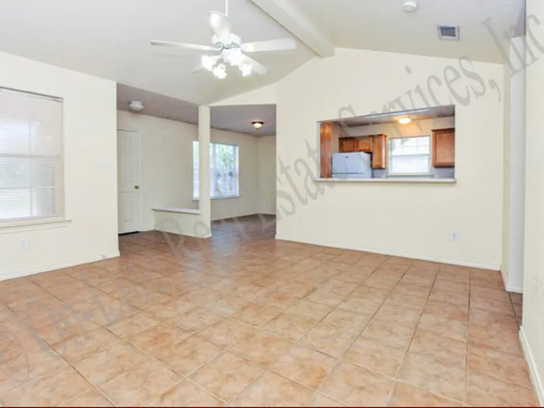 924 Willow Pond St #A — Photo 3