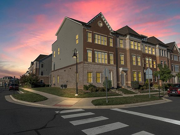 End Unit with ample parking for your guest