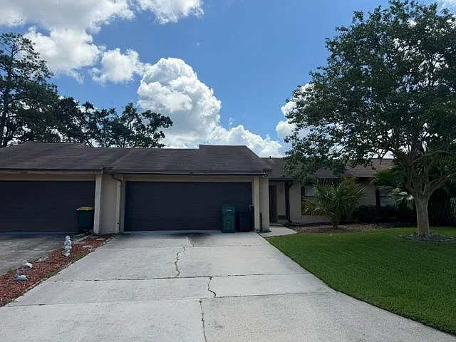 2 bed, 985 sqft, $1,700 — Photo 2