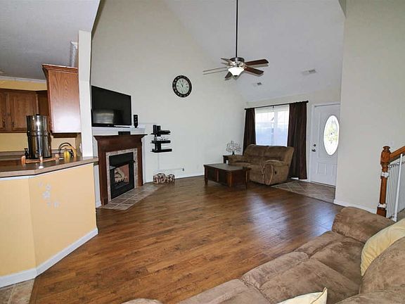 4th image of 1015 Hendricks Ct