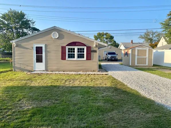 (undisclosed Address), Wood River, IL 62095