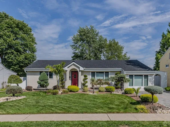 53 Mercury Cir, South Amboy, NJ 08879