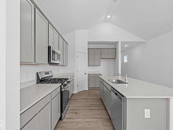 5th image of 2276 Marjorie Way