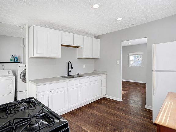 4th image of 2332 Saint Paul St