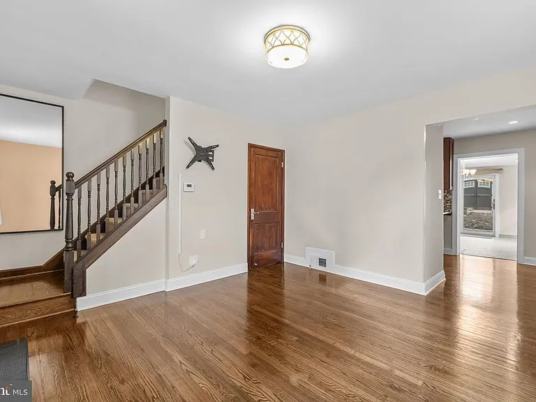 311 S Wayne St — Photo 18