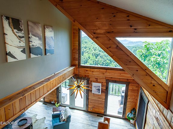 35th image of 920 Falcon View Way