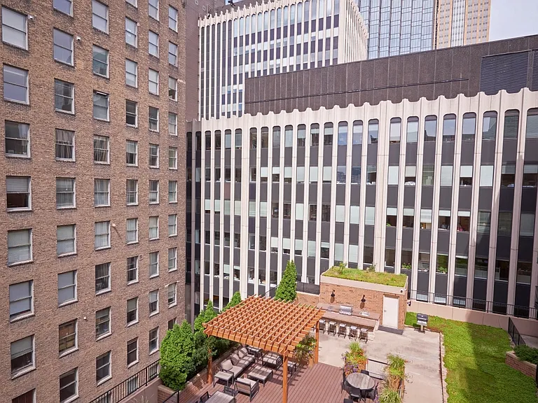 The Metro Apartments — Photo 14