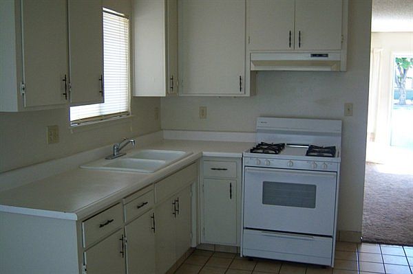 2nd image of 2127 Celeste Dr