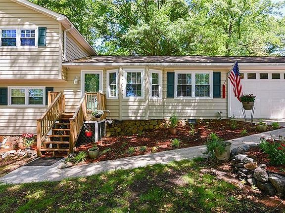2nd image of 1645 Mill Run Ct