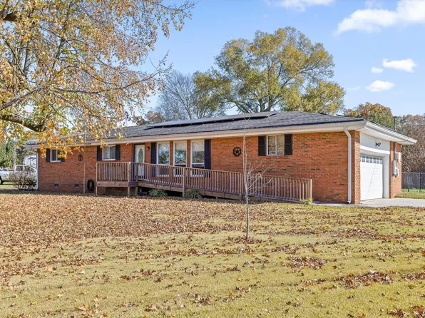 99 Battlewood Dr, Fort Oglethorpe, GA 30742