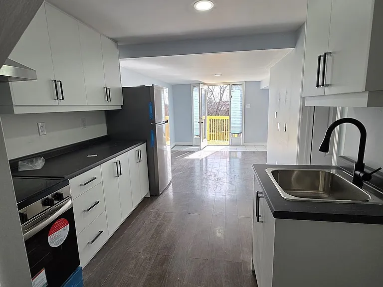 471 Cobblehill Dr #BASEMENT — Photo 2