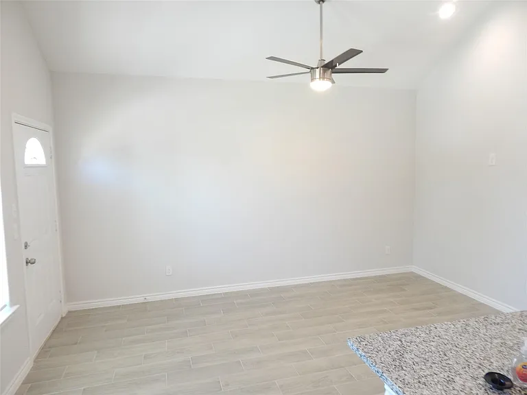 230 Northlawn — Photo 10