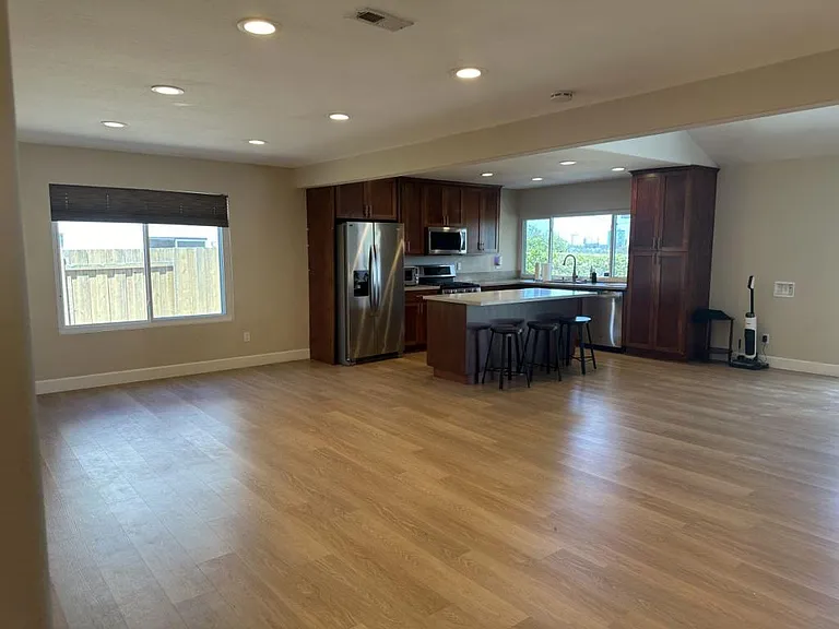 4636 Benhurst Ave — Photo 4