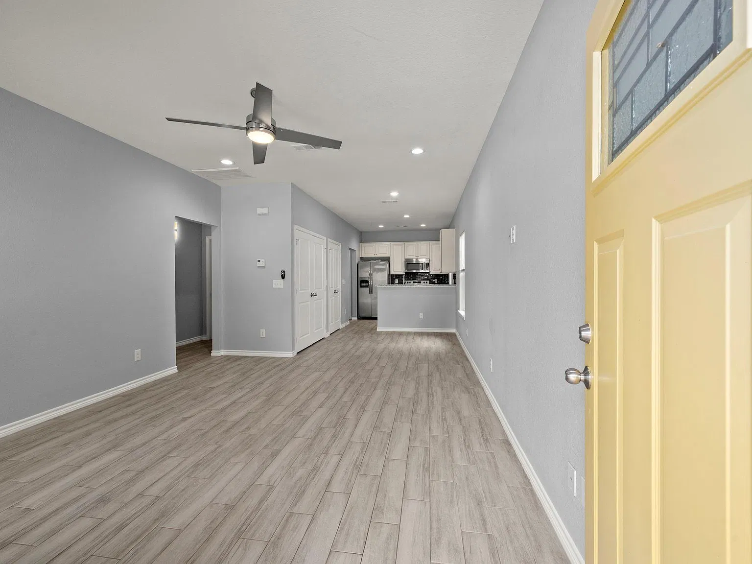 3 bed, 2.0 bath, 1012 sqft, $1,350 — Photo 3