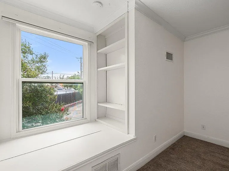 2500 Steck Ave #32 — Photo 16