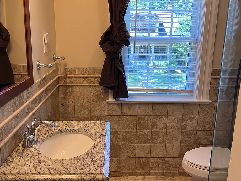 429 N Jackson St — Photo 11