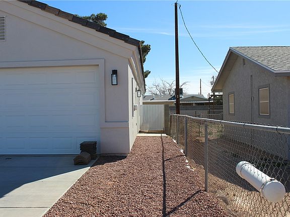 3rd image of 2300 PHOENIX Avenue