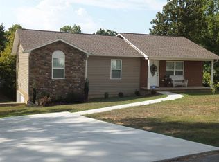 215 N Riverview Cir, Pigeon Forge, TN 37862