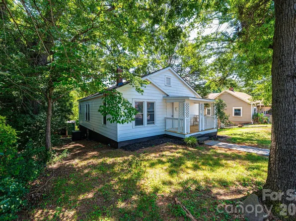 423 N Davis Ave, Newton, NC 28658