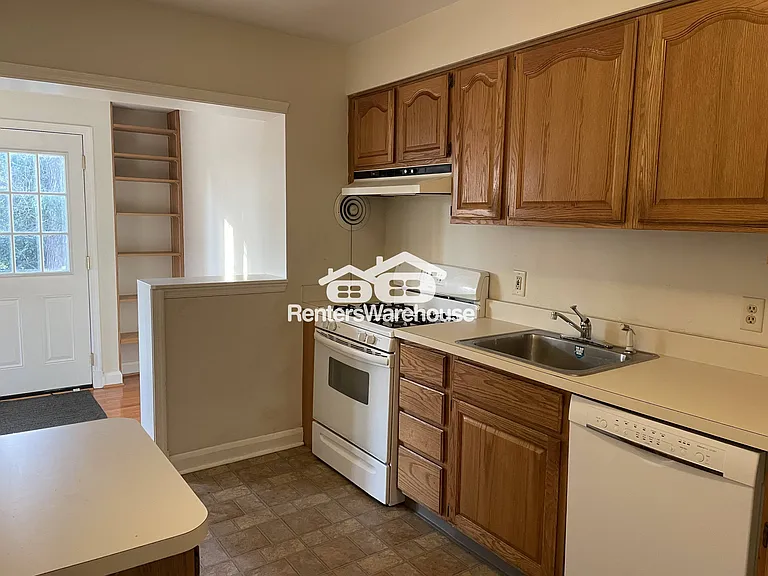 6518 Loch Hill Ct — Photo 9